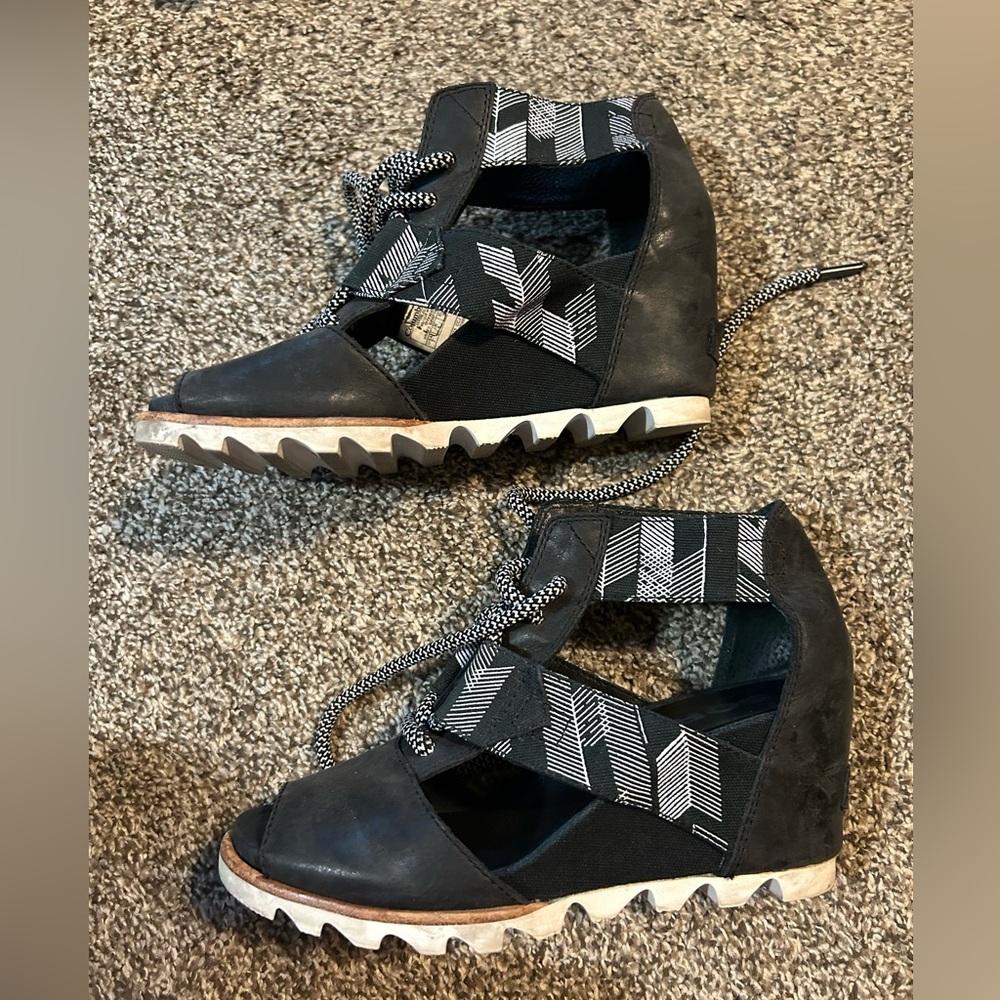 Super cute sorel wedge